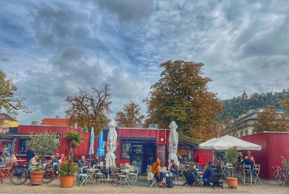 Lendplatz market cafes.