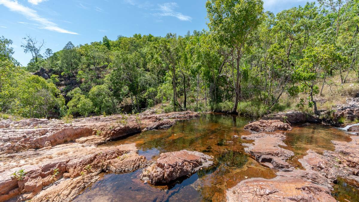 Water flows from the wetlands at the top of the sandstone plateau. 